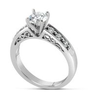 Buy stunning diamond engagement ring